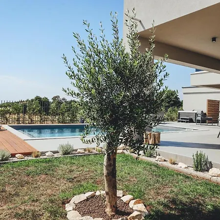 Ivala Villa Pola